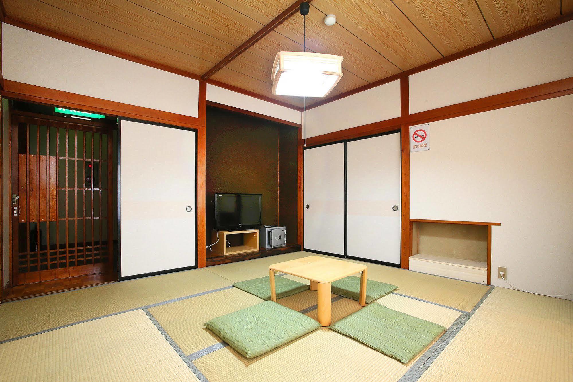 ホテル 和風ペンションみやざわ 野沢温泉村 エクステリア 写真